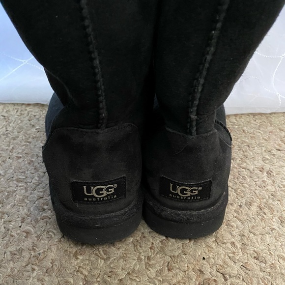 UGG Shoes - UGGS short black boots